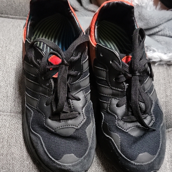 Adidas Yung-96 Trail Mens Running Trainers Sneakers Size 5 - Picture 1 of 9
